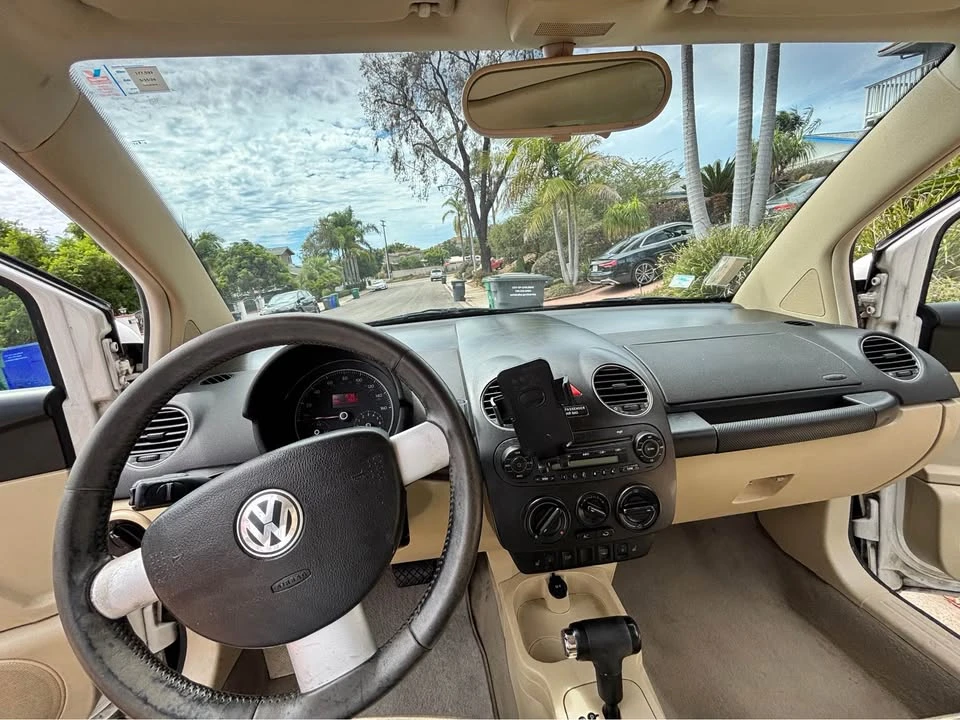 2009 Volkswagen New Beetle - Image 17 of 19