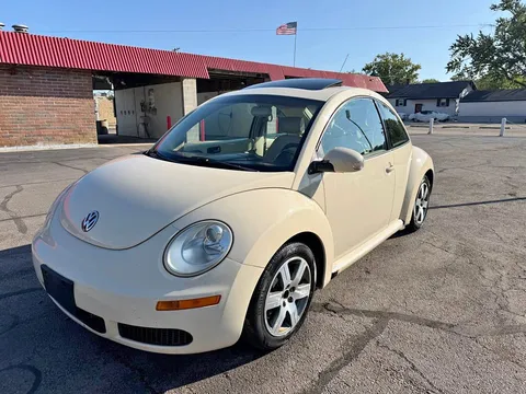 2009 Volkswagen Beetle 2.5L Hatchback 2D