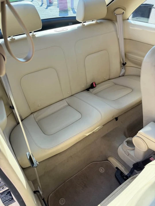 2009 Volkswagen New Beetle - Image 8 of 10
