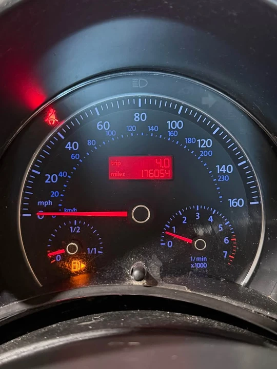 2009 Volkswagen New Beetle - Image 10 of 10