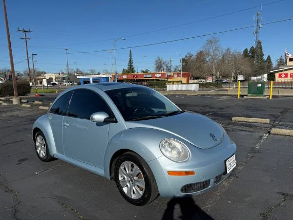 2009 Volkswagen New Beetle - Image 2 of 13
