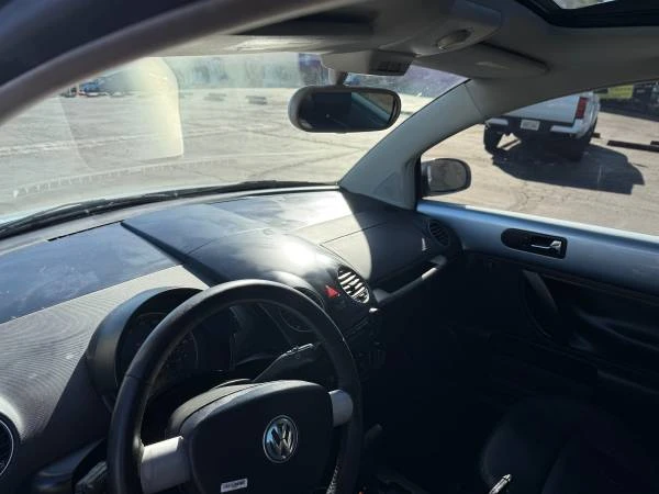 2009 Volkswagen New Beetle - Image 9 of 13