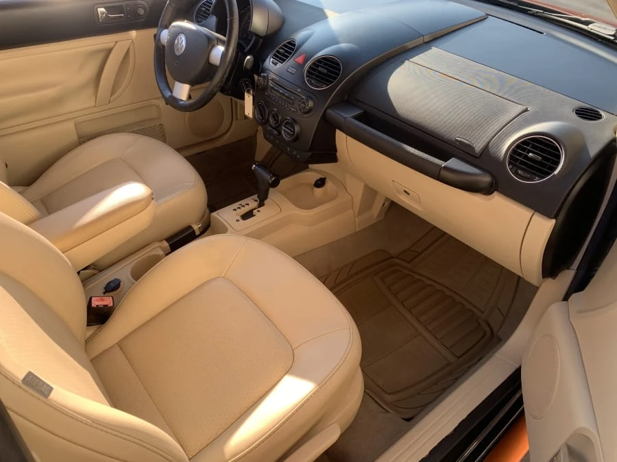 2009 Volkswagen New Beetle - Image 5 of 8