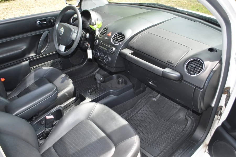 2009 Volkswagen New Beetle - Image 5 of 9