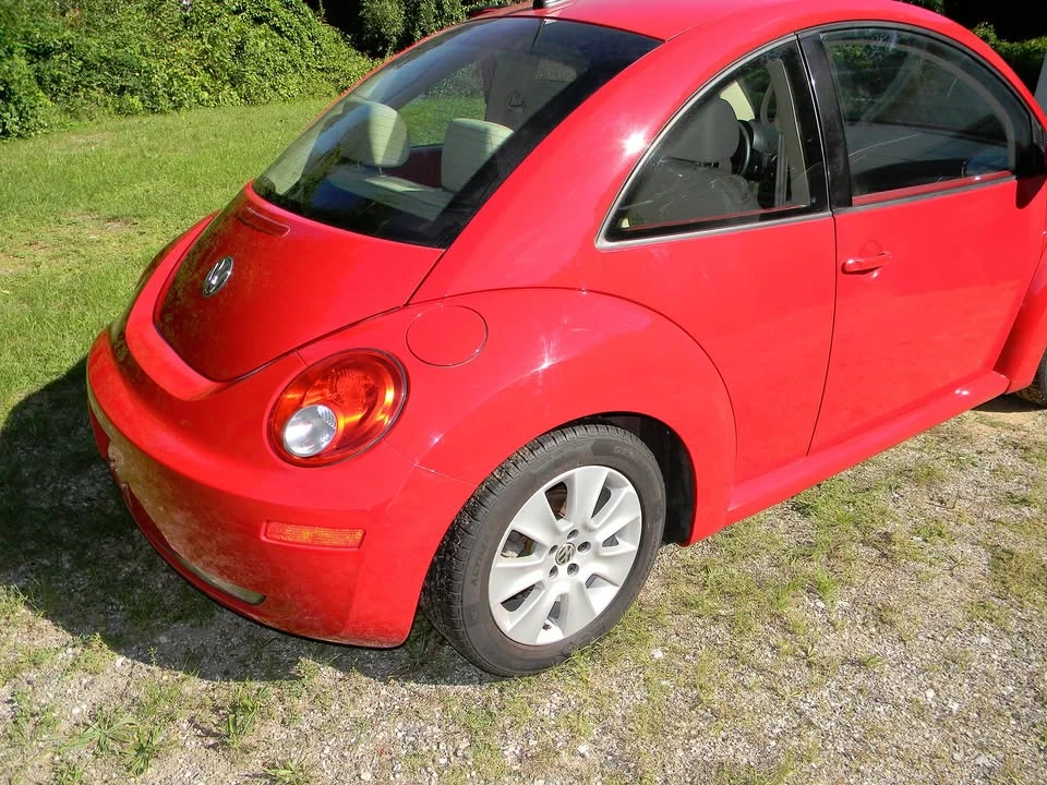 2009 Volkswagen New Beetle - Image 4 of 10