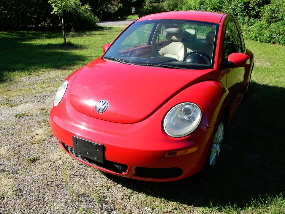 2009 Volkswagen New Beetle - Image 9 of 10