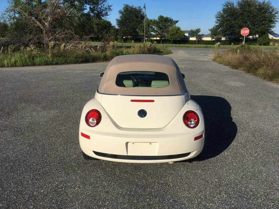 2009 Volkswagen New Beetle - Image 3 of 7