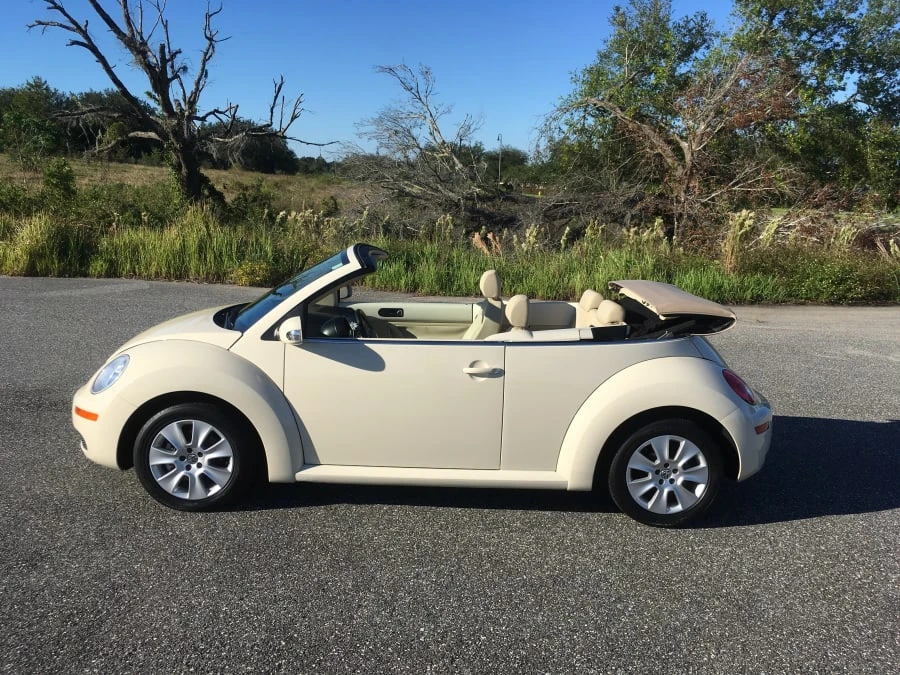 2009 Volkswagen New Beetle - Image 4 of 7