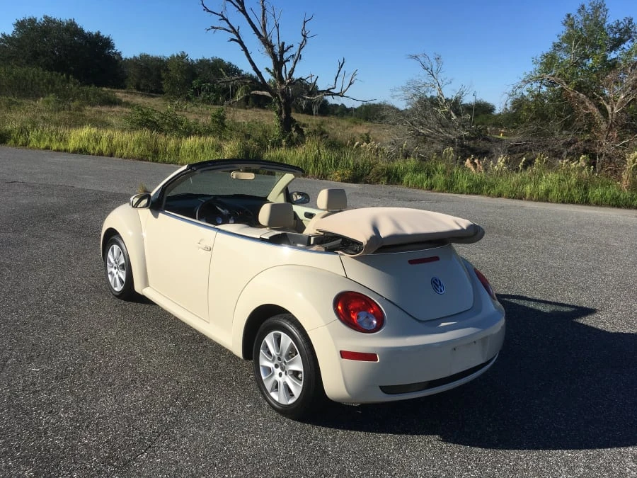 2009 Volkswagen New Beetle - Image 5 of 7