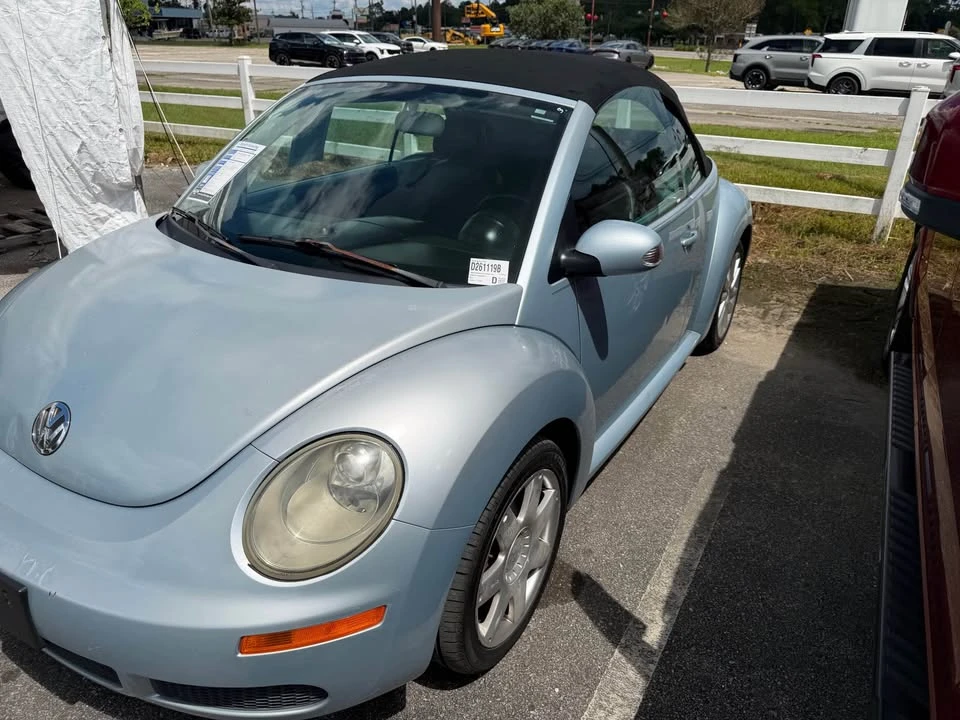 2009 Volkswagen New Beetle - Image 6 of 6