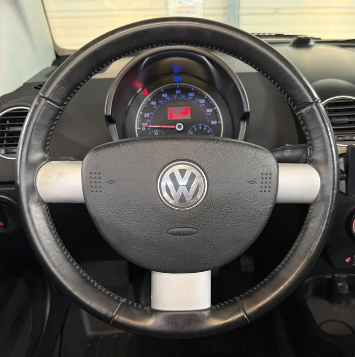 2009 Volkswagen New Beetle - Image 13 of 20