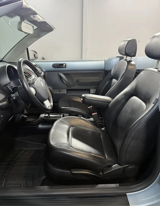 2009 Volkswagen New Beetle - Image 11 of 20