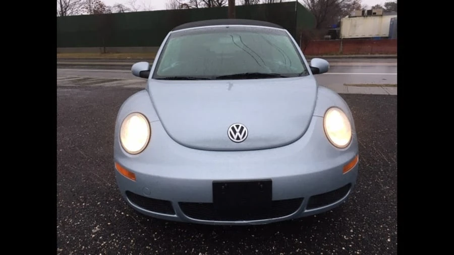 2009 Volkswagen New Beetle - Image 5 of 8