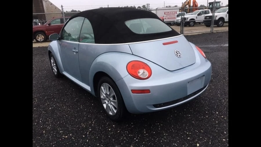 2009 Volkswagen New Beetle - Image 7 of 8