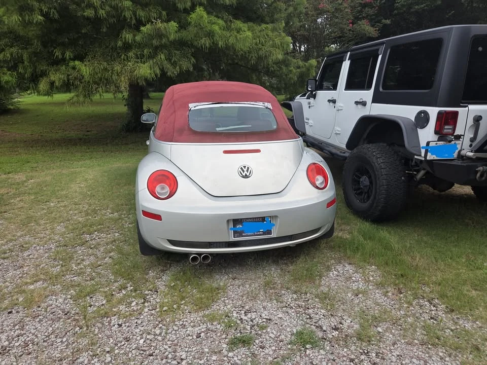 2009 Volkswagen New Beetle - Image 2 of 3