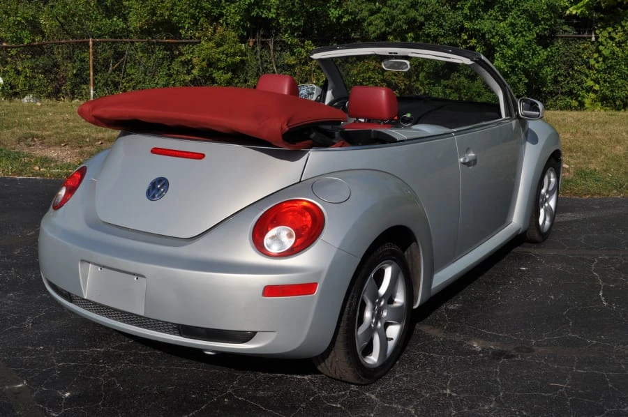 2009 Volkswagen New Beetle - Image 3 of 8