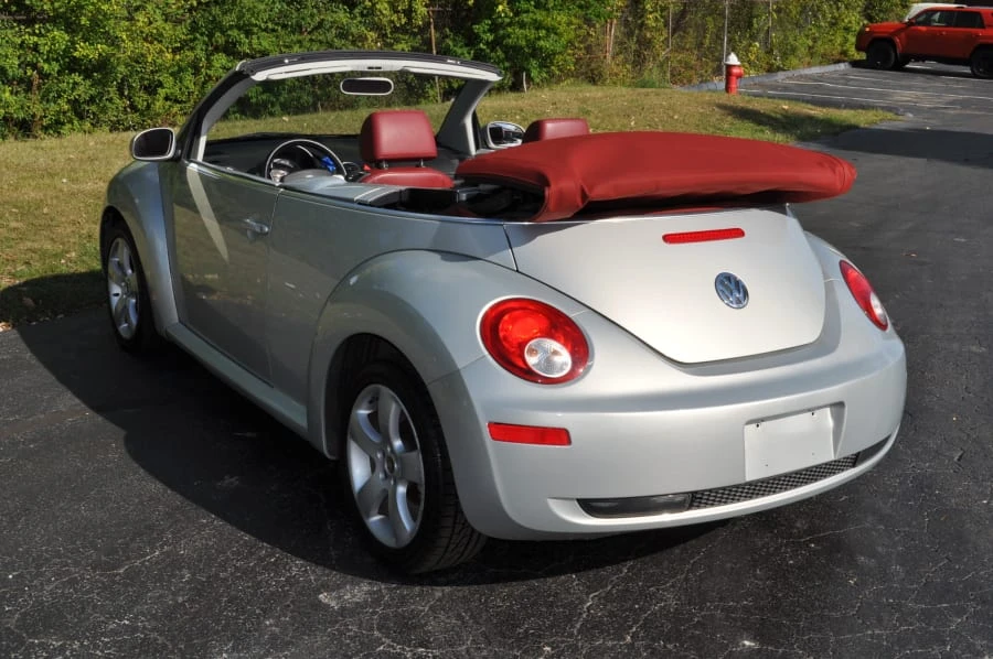 2009 Volkswagen New Beetle - Image 8 of 8
