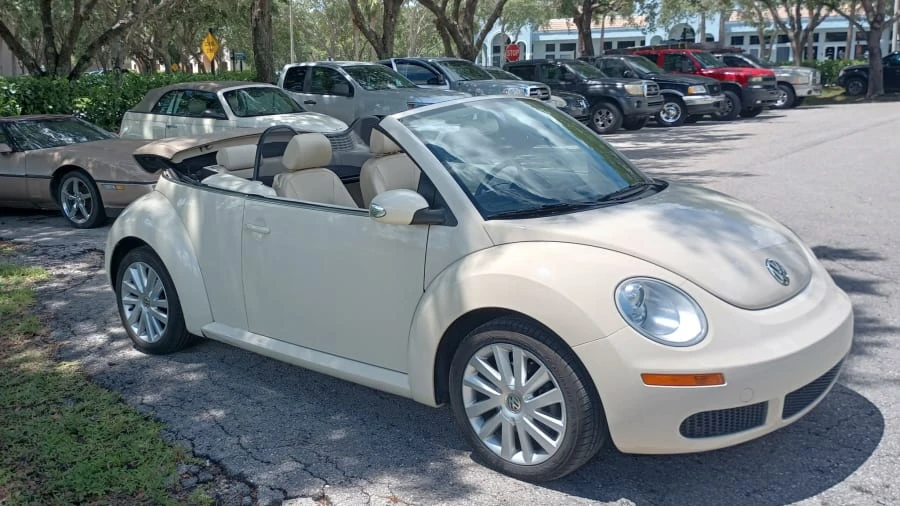 2009 Volkswagen New Beetle - Image 7 of 13
