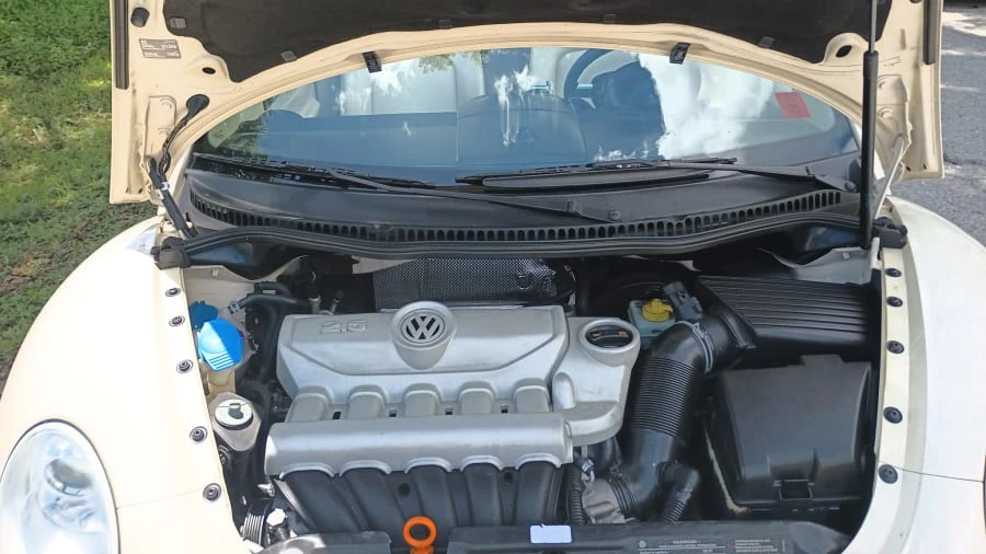 2009 Volkswagen New Beetle - Image 8 of 13