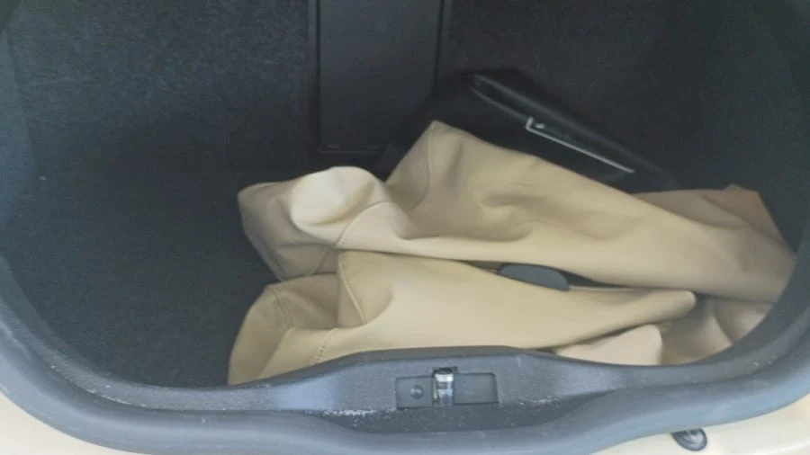 2009 Volkswagen New Beetle - Image 9 of 13