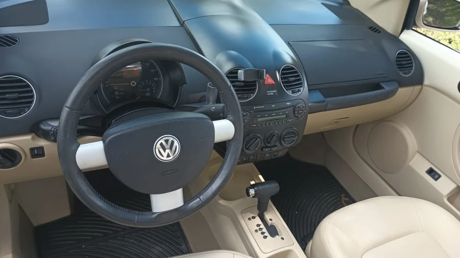 2009 Volkswagen New Beetle - Image 11 of 13