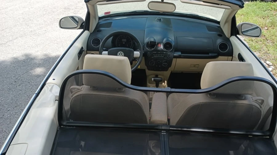 2009 Volkswagen New Beetle - Image 12 of 13