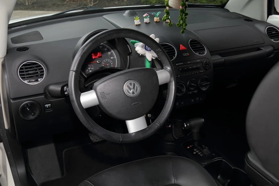 2009 Volkswagen New Beetle - Image 19 of 26