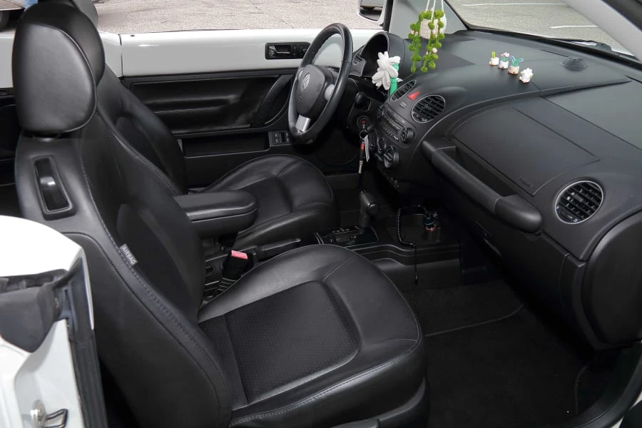 2009 Volkswagen New Beetle - Image 13 of 26
