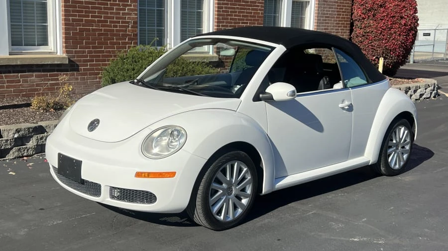 2009 Volkswagen New Beetle - Image 4 of 11