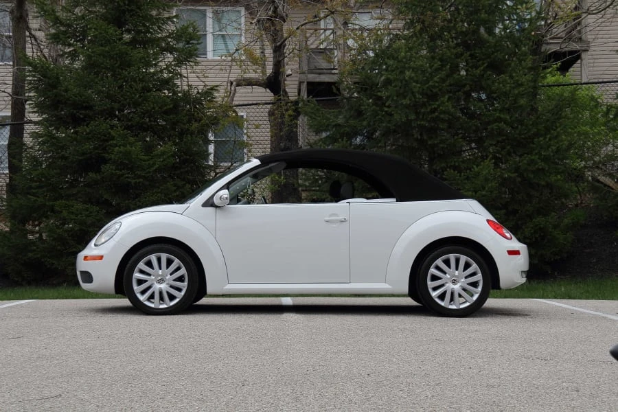 2009 Volkswagen New Beetle - Image 11 of 26