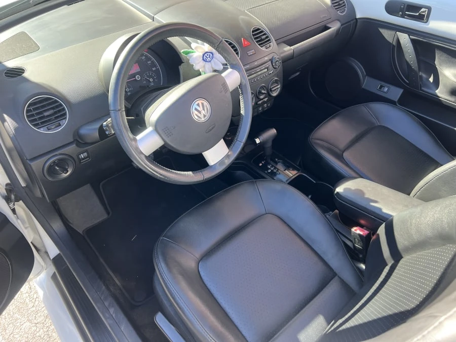2009 Volkswagen New Beetle - Image 7 of 11