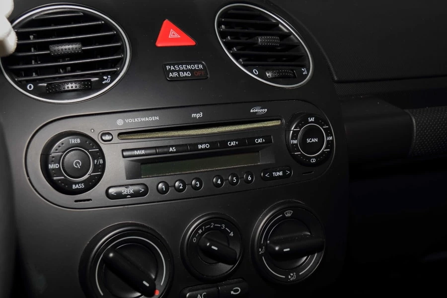 2009 Volkswagen New Beetle - Image 18 of 26
