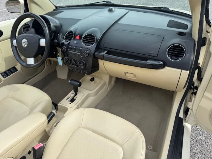 2009 Volkswagen New Beetle - Image 19 of 22
