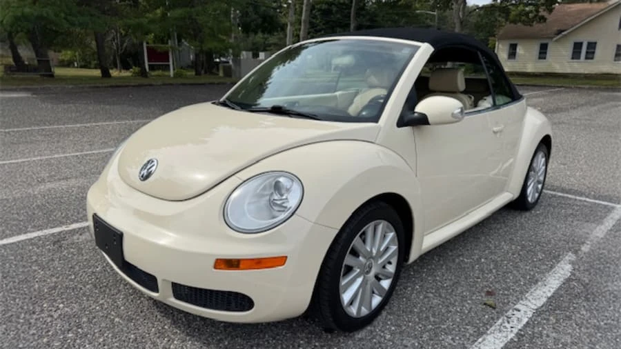 2009 Volkswagen New Beetle - Image 8 of 22