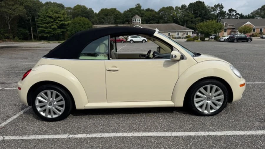 2009 Volkswagen New Beetle - Image 7 of 22