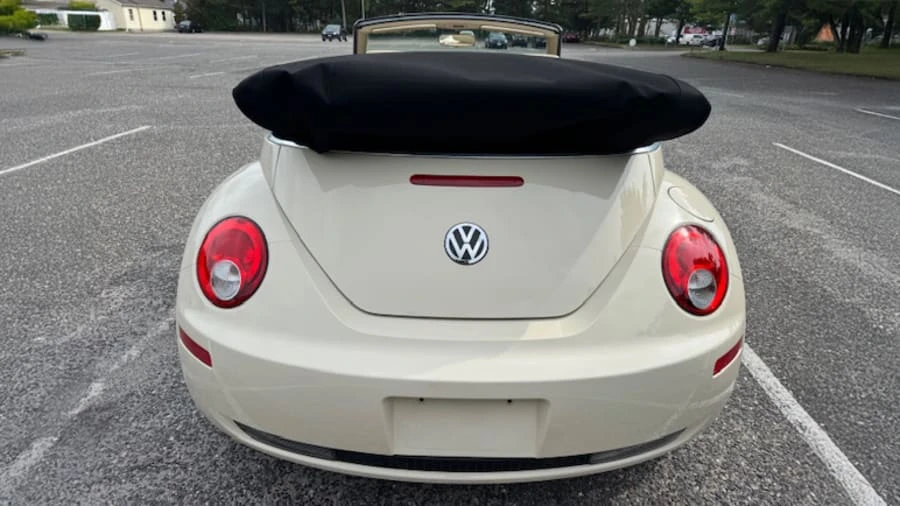 2009 Volkswagen New Beetle - Image 12 of 22
