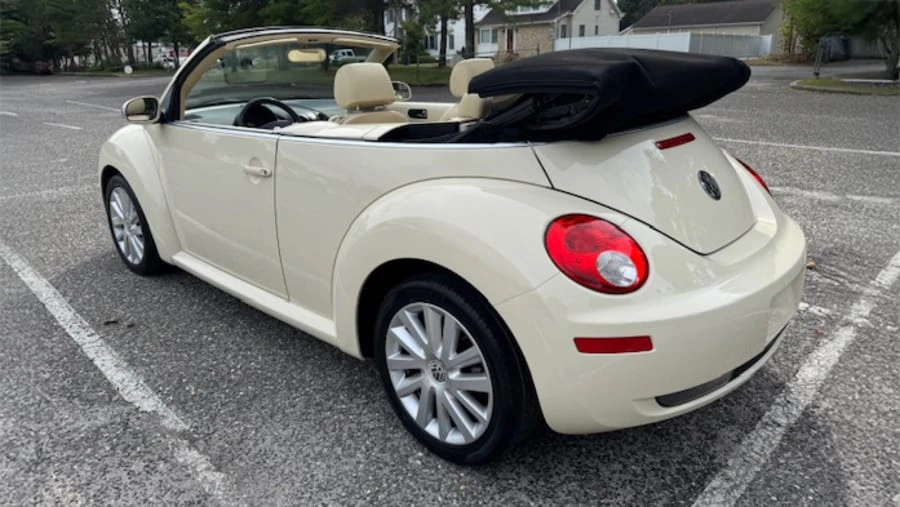 2009 Volkswagen New Beetle - Image 13 of 22