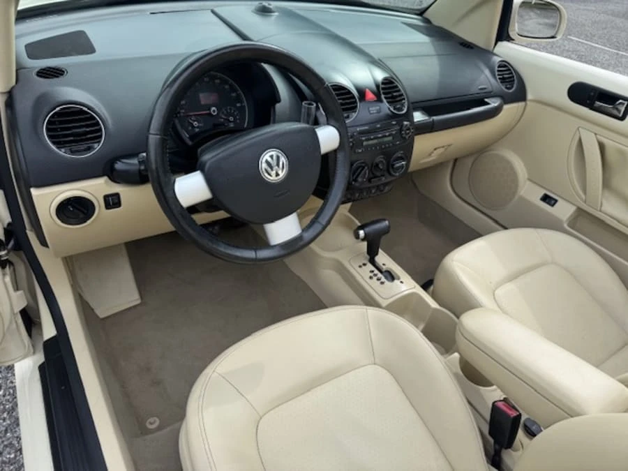 2009 Volkswagen New Beetle - Image 15 of 22