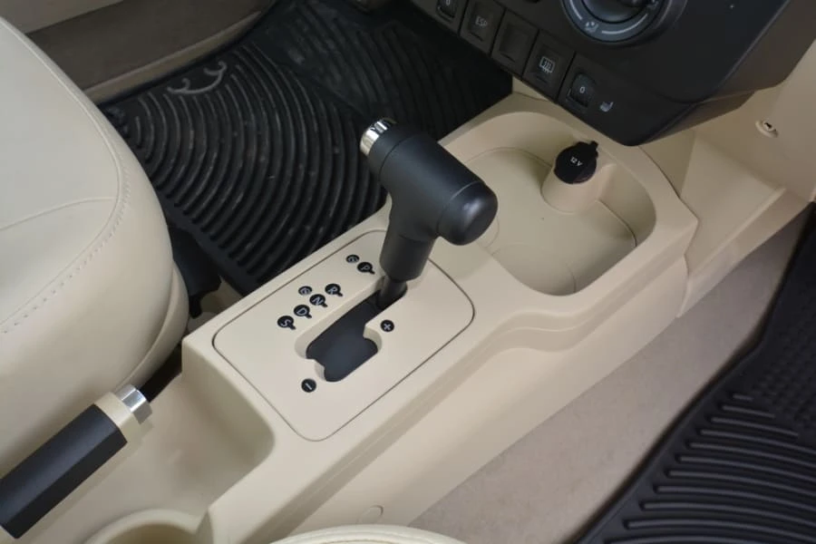 2009 Volkswagen New Beetle - Image 7 of 12