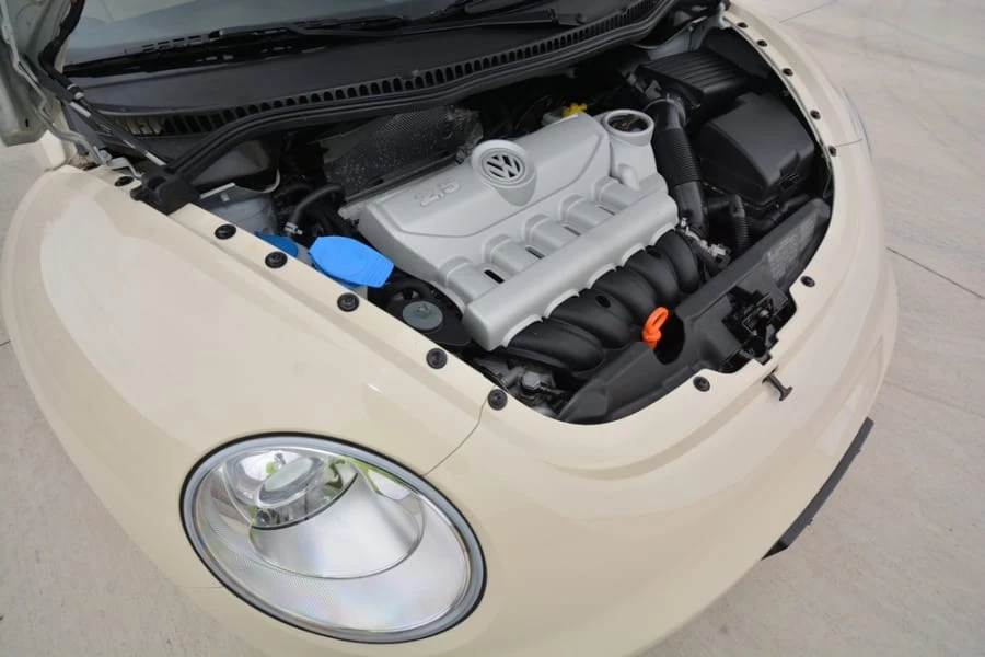 2009 Volkswagen New Beetle - Image 8 of 12