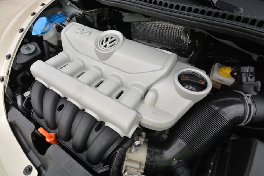 2009 Volkswagen New Beetle - Image 9 of 12