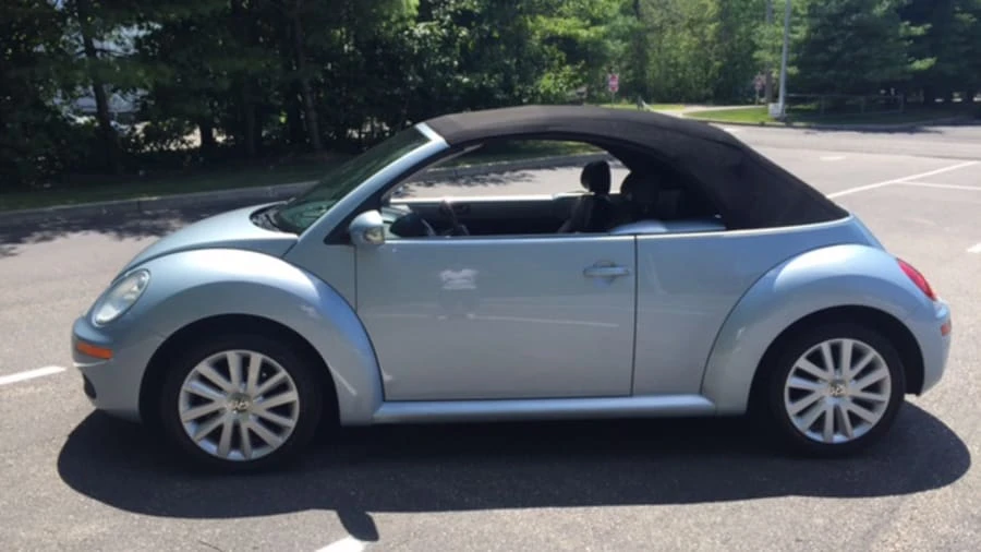 2009 Volkswagen New Beetle - Image 8 of 12