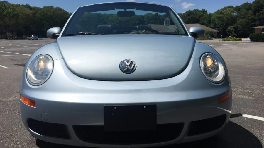 2009 Volkswagen New Beetle - Image 11 of 12