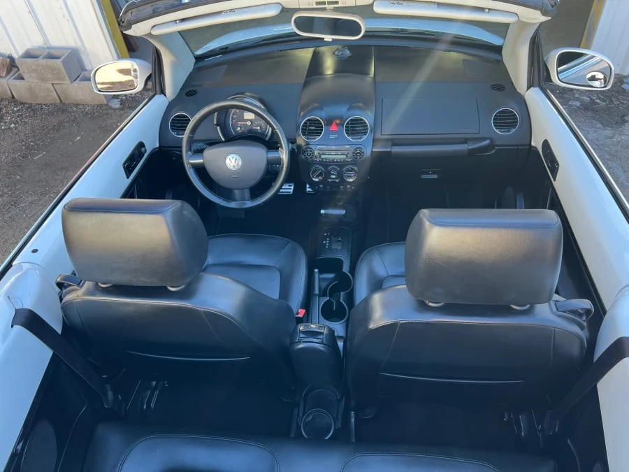 2009 Volkswagen New Beetle - Image 9 of 10