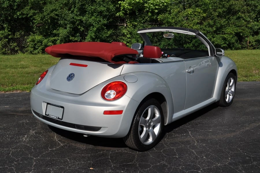 2009 Volkswagen New Beetle - Image 7 of 11