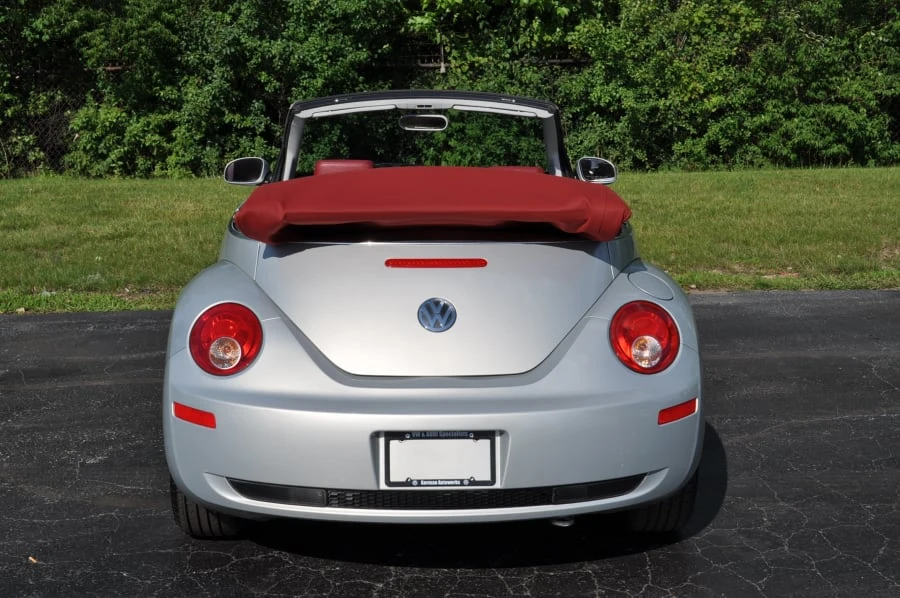 2009 Volkswagen New Beetle - Image 10 of 11