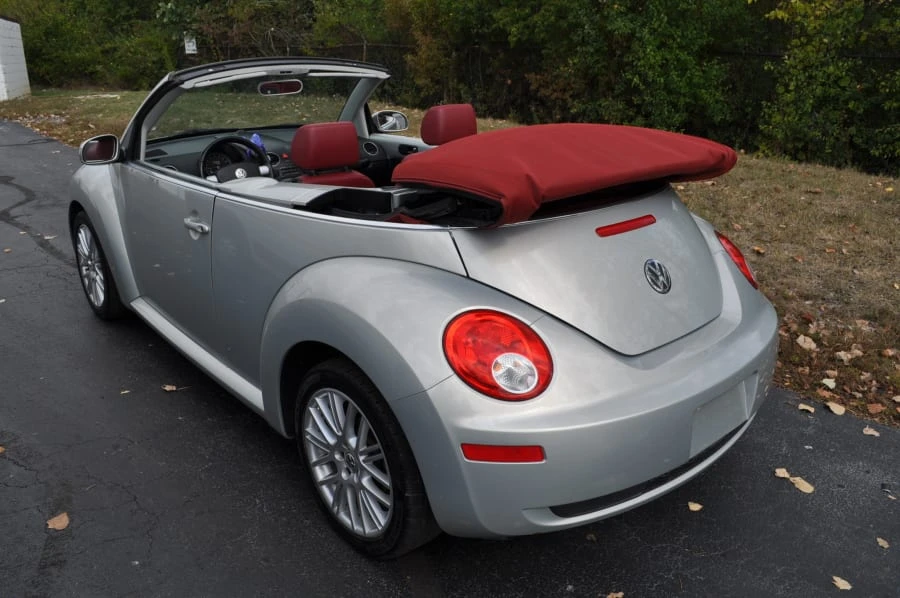2009 Volkswagen New Beetle - Image 6 of 10