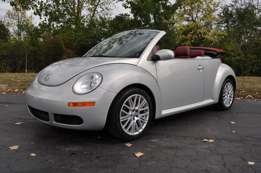 2009 Volkswagen New Beetle - Image 8 of 10