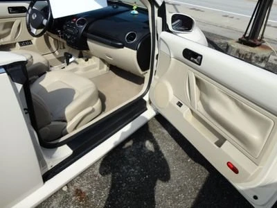 2009 Volkswagen New Beetle - Image 12 of 12