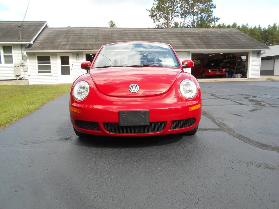 2009 Volkswagen New Beetle - Image 3 of 11